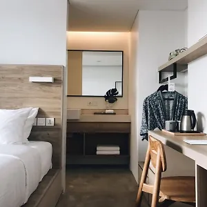 ロイズ バリ **** スミニャック